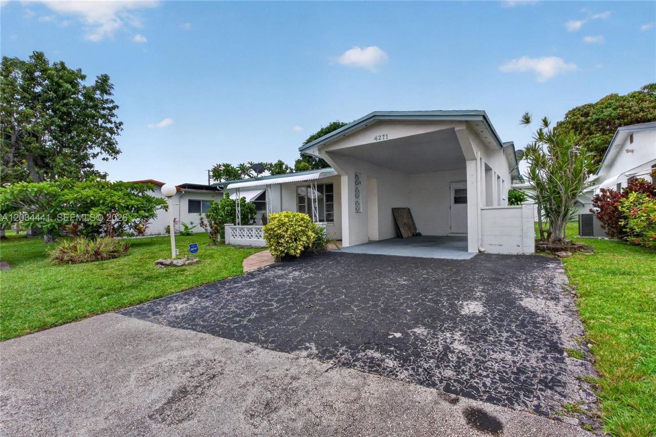 4271 NW 49th Ter , Lauderdale Lakes, FL 33319 Photo