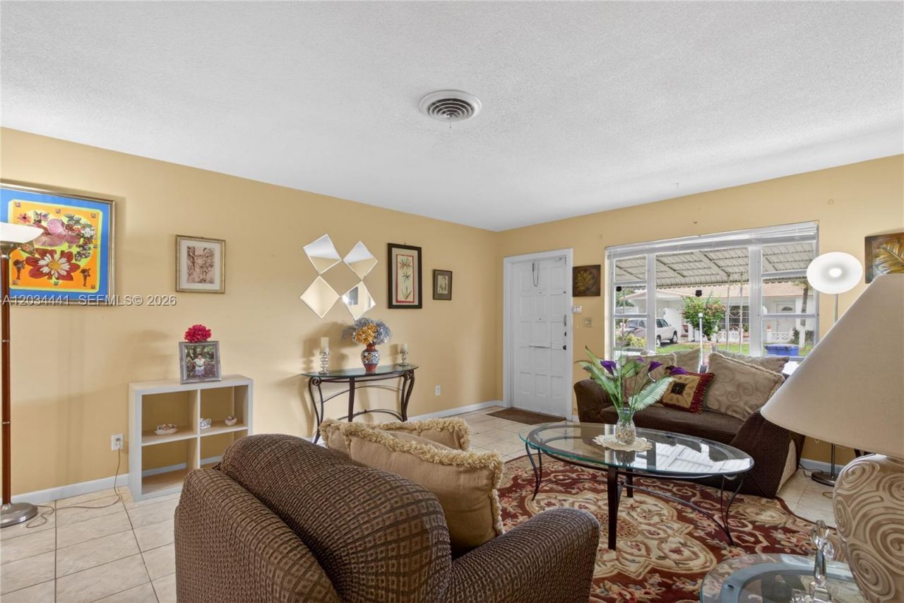 4271 NW 49th Ter , Lauderdale Lakes, FL 33319 Photo