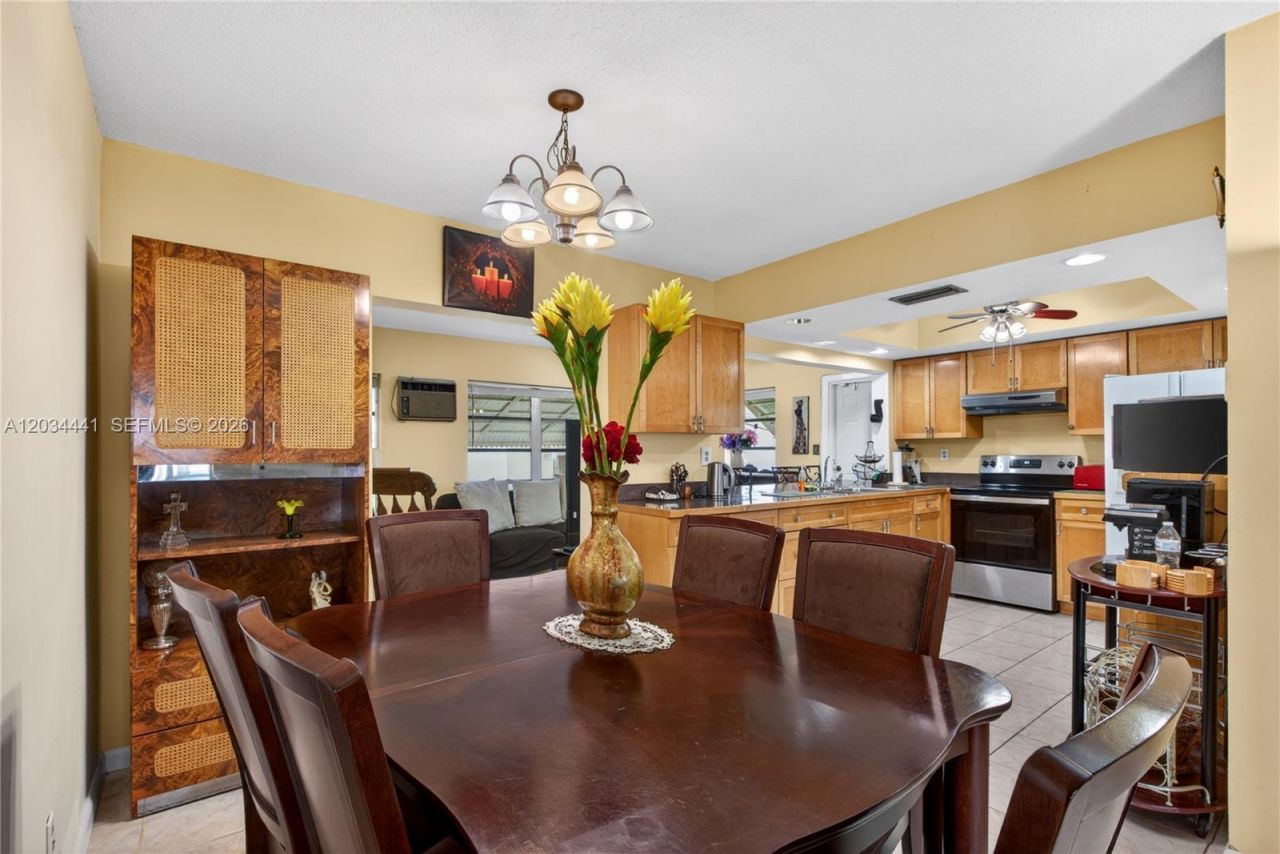 4271 NW 49th Ter , Lauderdale Lakes, FL 33319 Photo