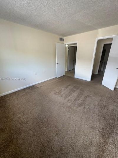 7030 NW 179th St , Unit 104, Hialeah, FL 33015 Photo