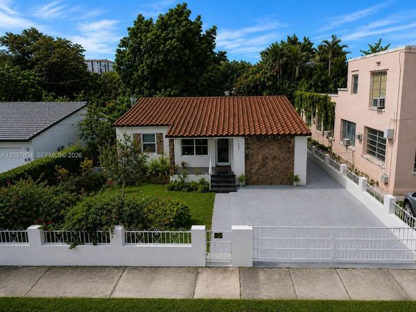 4240 SW 14th St , Miami, FL 33134