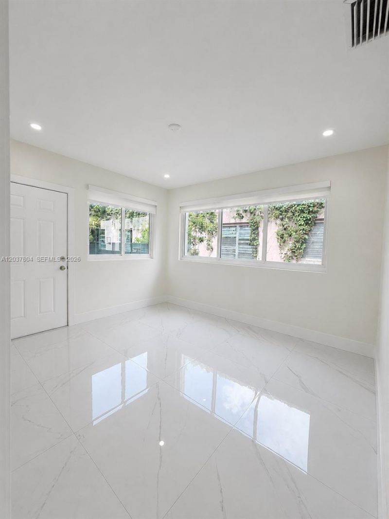 4240 SW 14th St , Miami, FL 33134 Photo