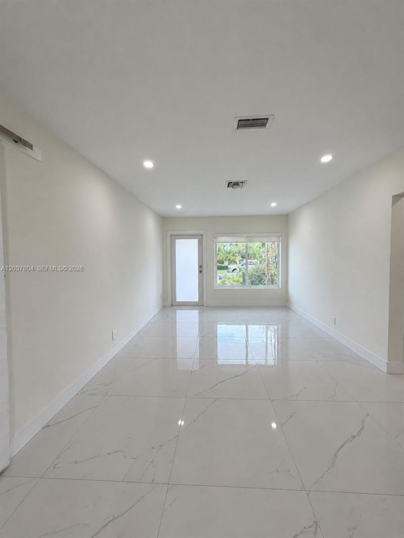 4240 SW 14th St , Miami, FL 33134 Photo