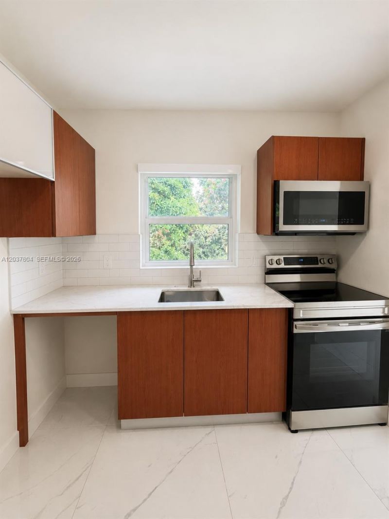 4240 SW 14th St , Miami, FL 33134 Photo