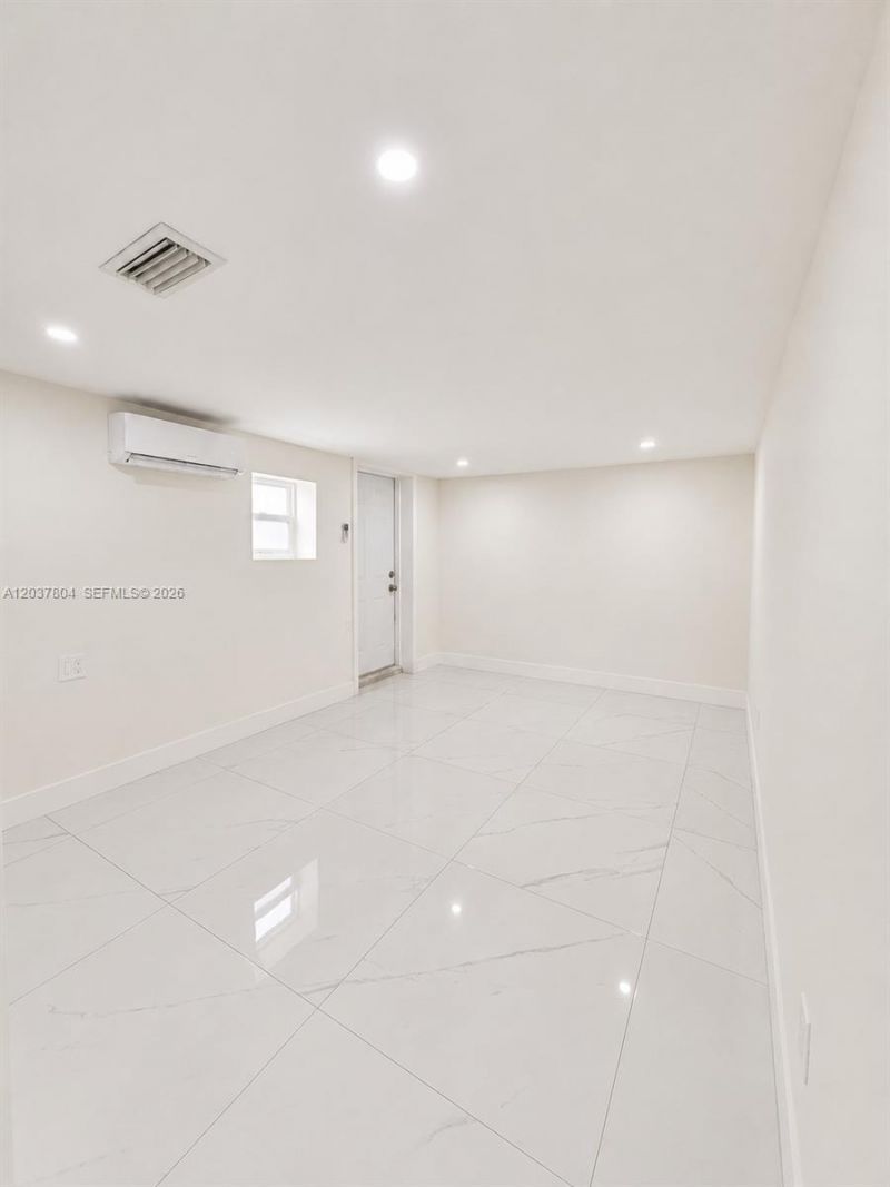 4240 SW 14th St , Miami, FL 33134 Photo