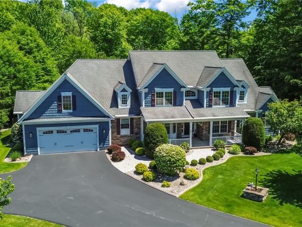 24 Whisper Creek Court , Rochester, NY 14626