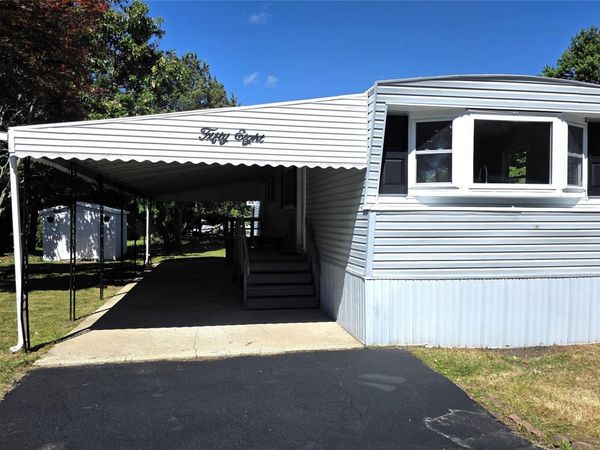 58 Betsy Ross Drive , Bohemia, NY 11716