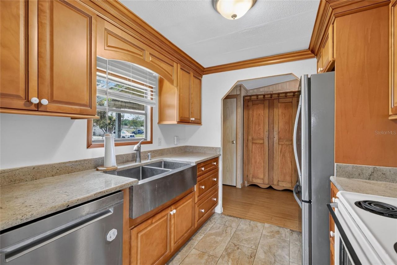 1610 Sunshine Lane , Tavares, FL 32778 Photo