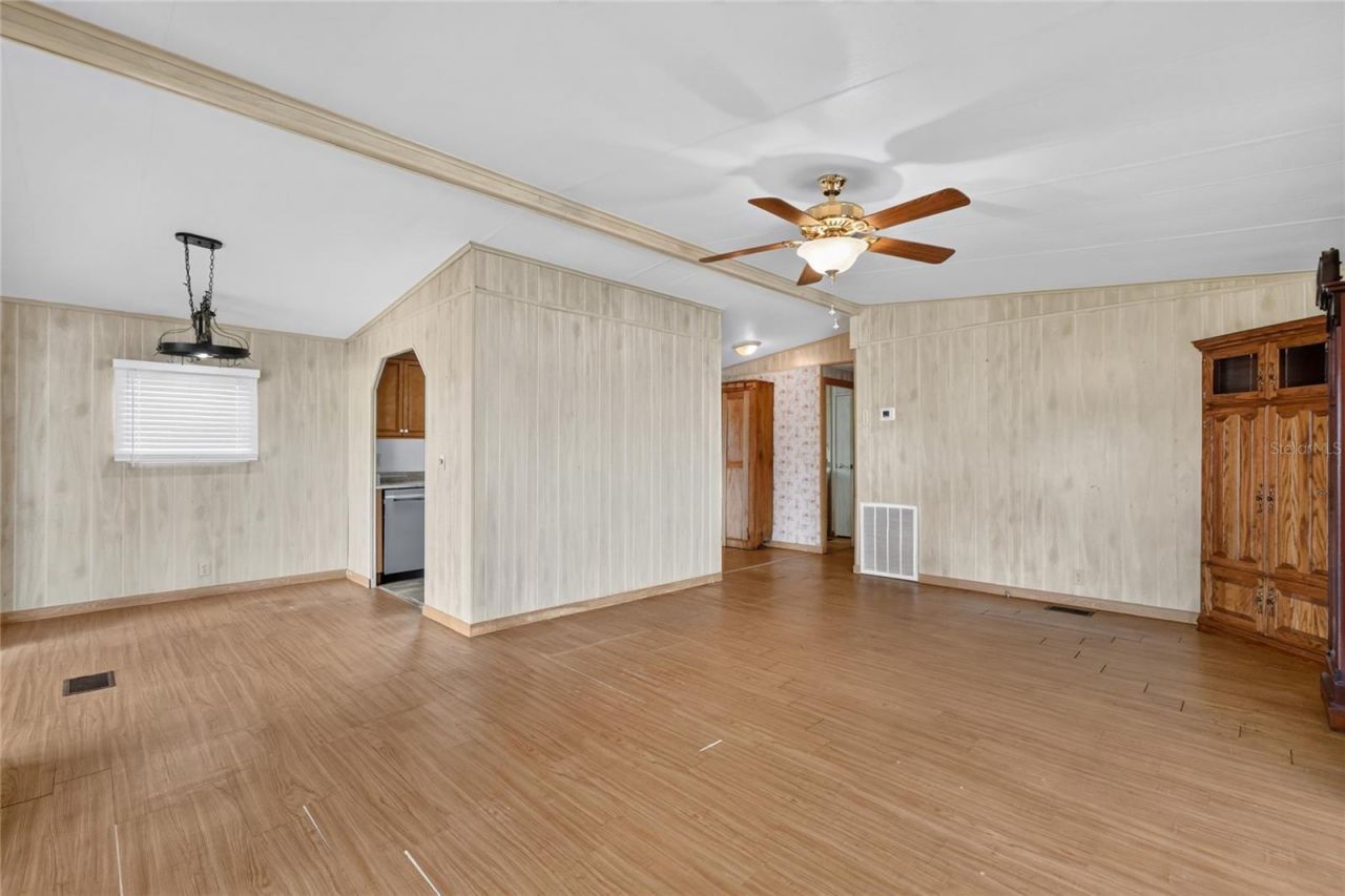 1610 Sunshine Lane , Tavares, FL 32778 Photo