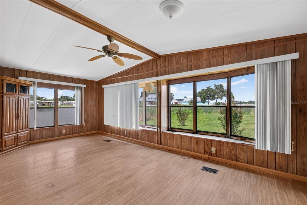 1610 Sunshine Lane , Tavares, FL 32778 Photo