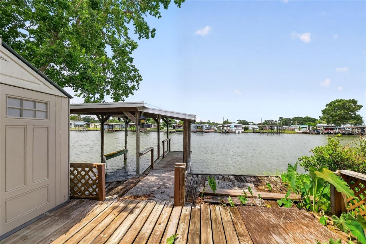 1610 Sunshine Lane , Tavares, FL 32778 Photo