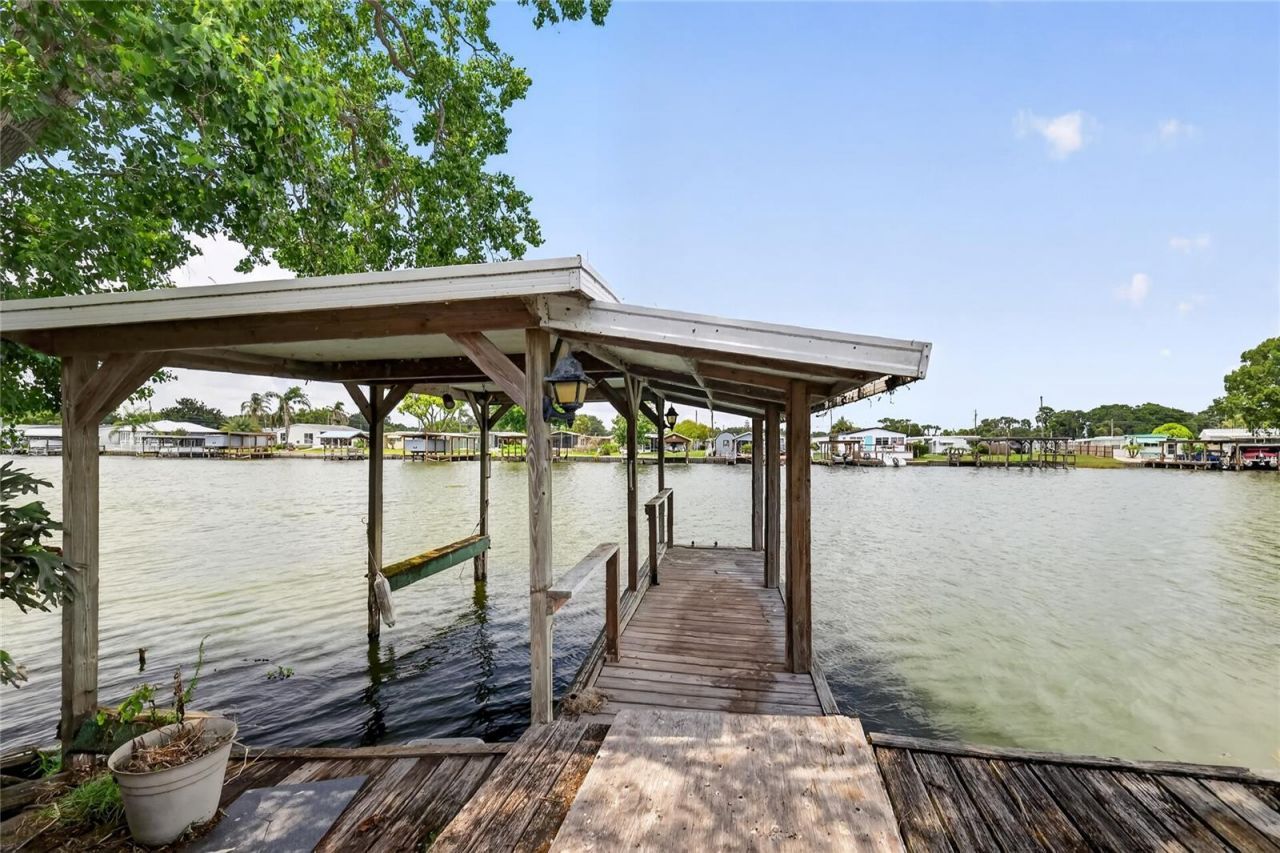 1610 Sunshine Lane , Tavares, FL 32778 Photo