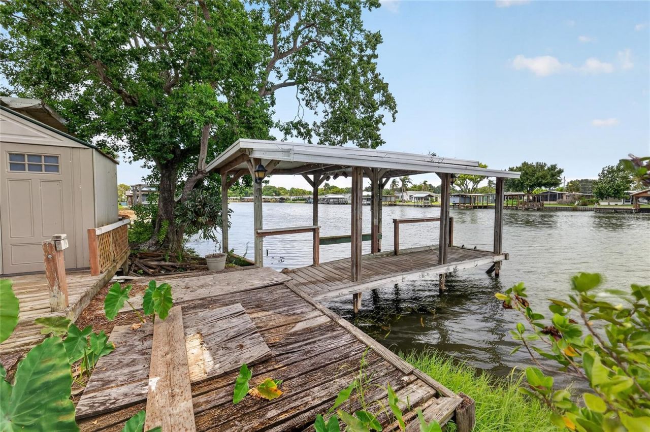 1610 Sunshine Lane , Tavares, FL 32778 Photo
