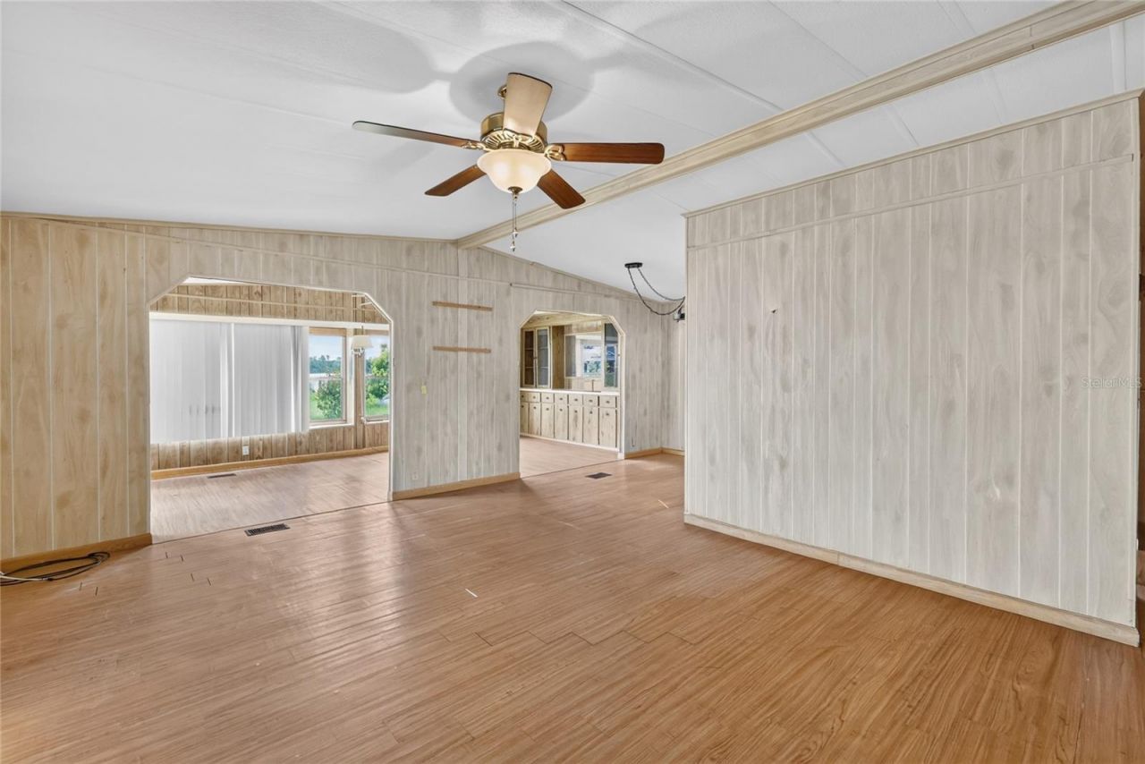 1610 Sunshine Lane , Tavares, FL 32778 Photo
