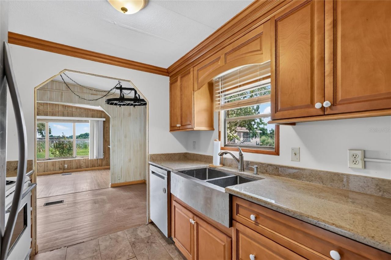 1610 Sunshine Lane , Tavares, FL 32778 Photo