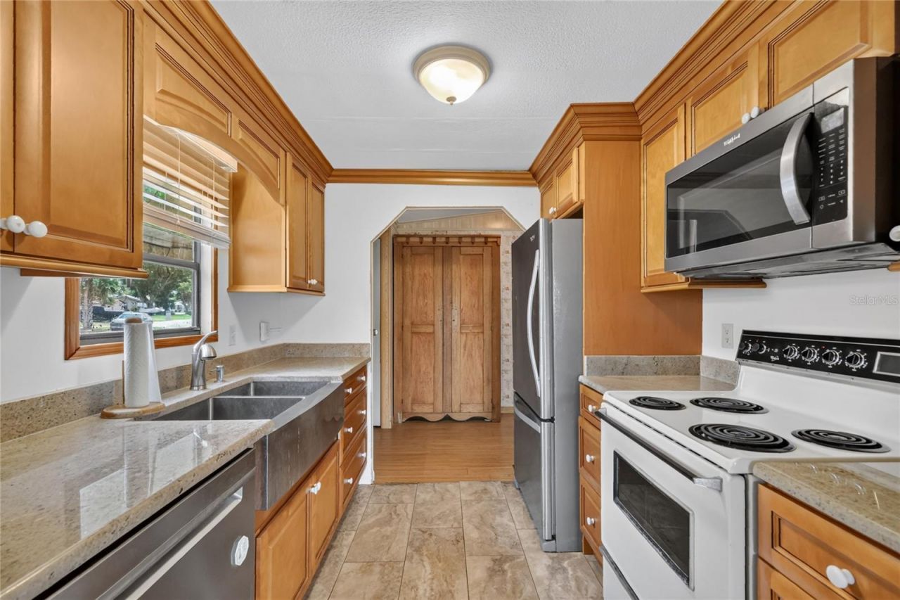 1610 Sunshine Lane , Tavares, FL 32778 Photo