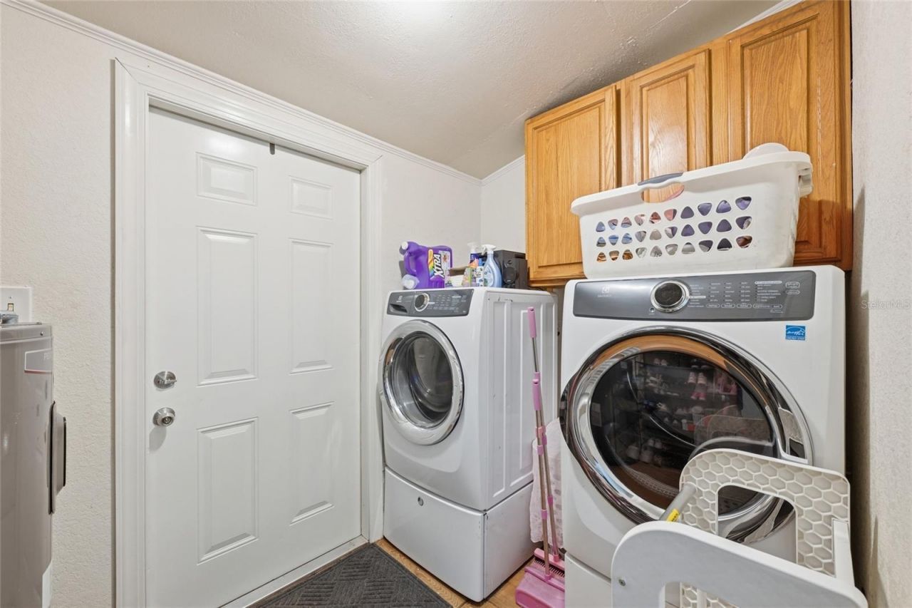 5570 Navarre Avenue , Hampton, FL 32044 Photo