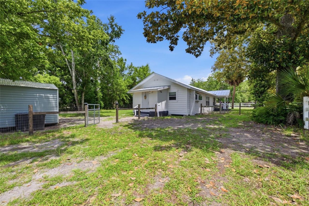 5570 Navarre Avenue , Hampton, FL 32044 Photo