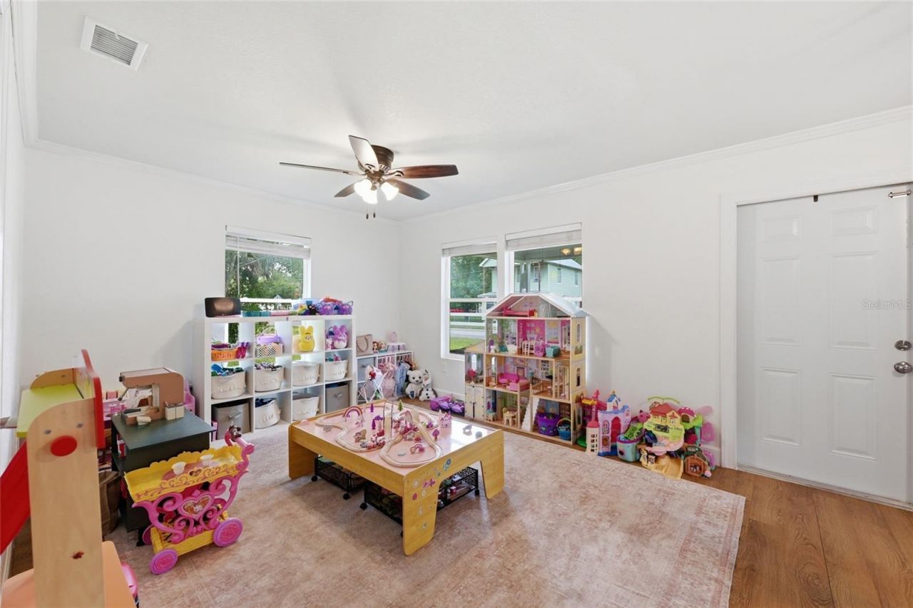 5570 Navarre Avenue , Hampton, FL 32044 Photo