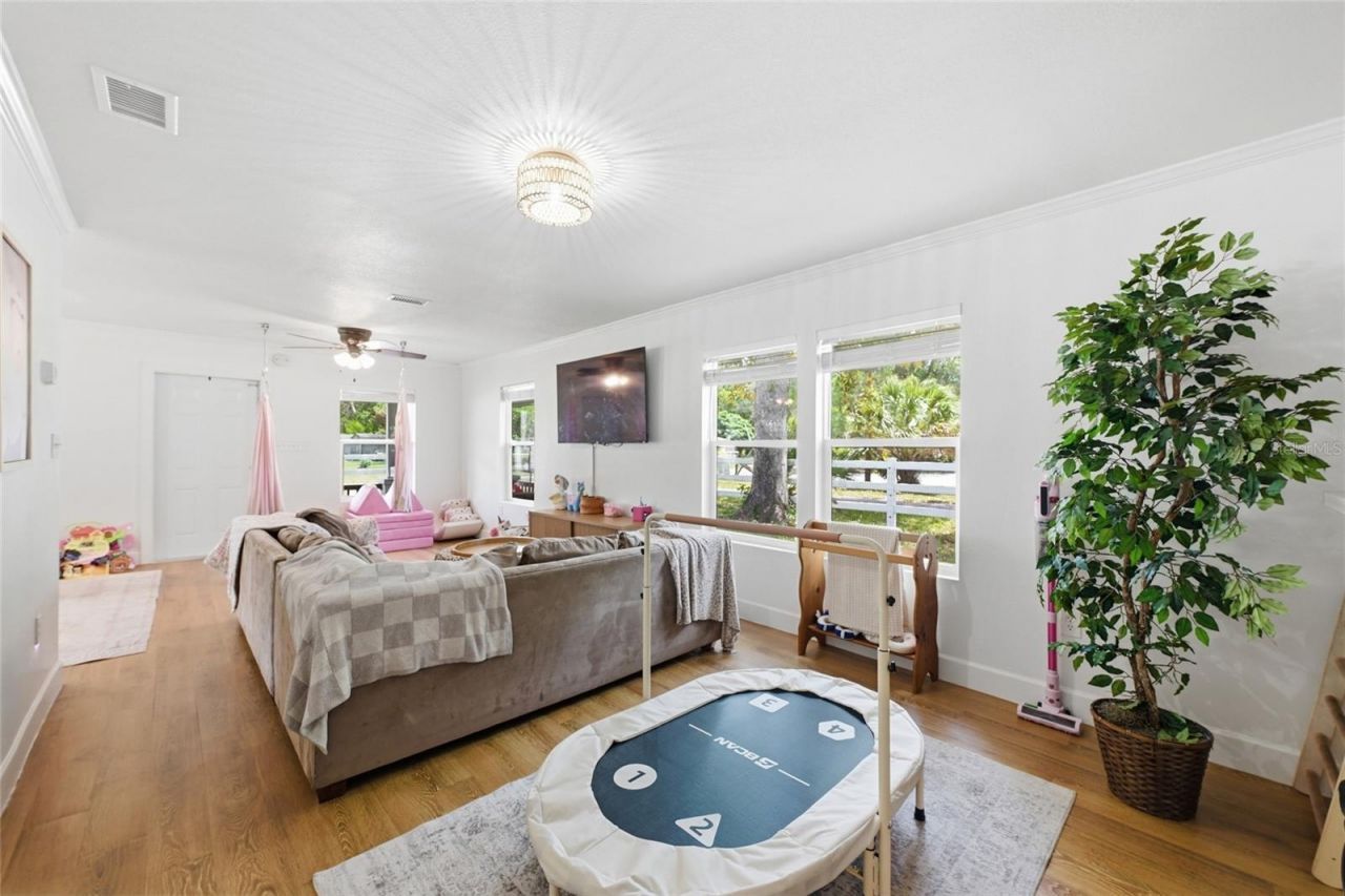 5570 Navarre Avenue , Hampton, FL 32044 Photo