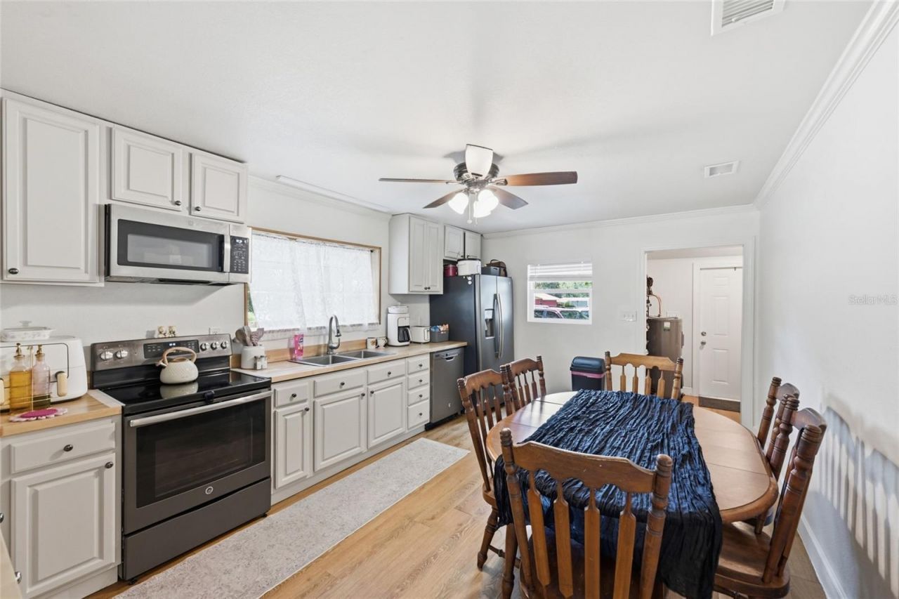 5570 Navarre Avenue , Hampton, FL 32044 Photo
