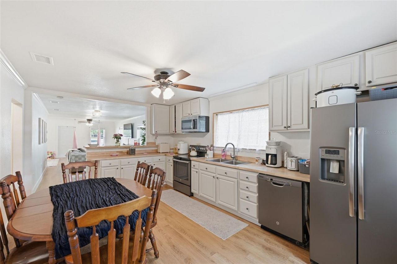 5570 Navarre Avenue , Hampton, FL 32044 Photo