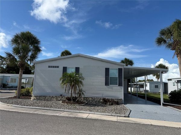 700 DAHLIA DRIVE , VENICE, FL 34293