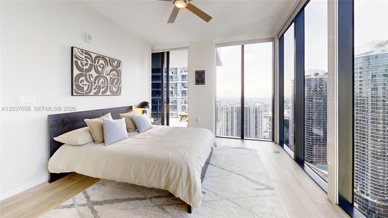 1010 Brickell Ave , Unit 4311, Miami, FL 33131 Photo