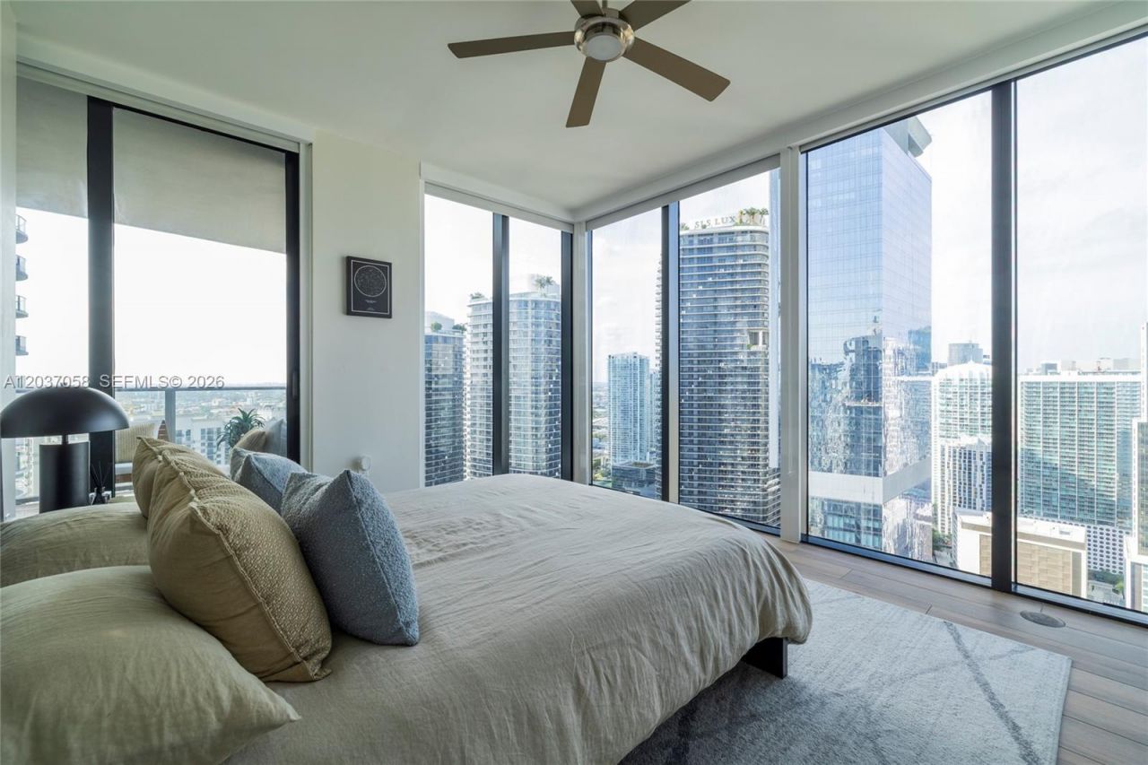 1010 Brickell Ave , Unit 4311, Miami, FL 33131 Photo