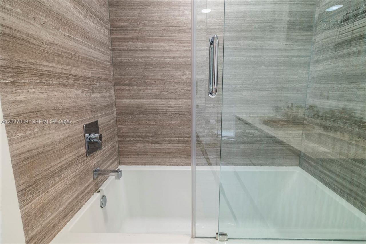 1010 Brickell Ave , Unit 4311, Miami, FL 33131 Photo