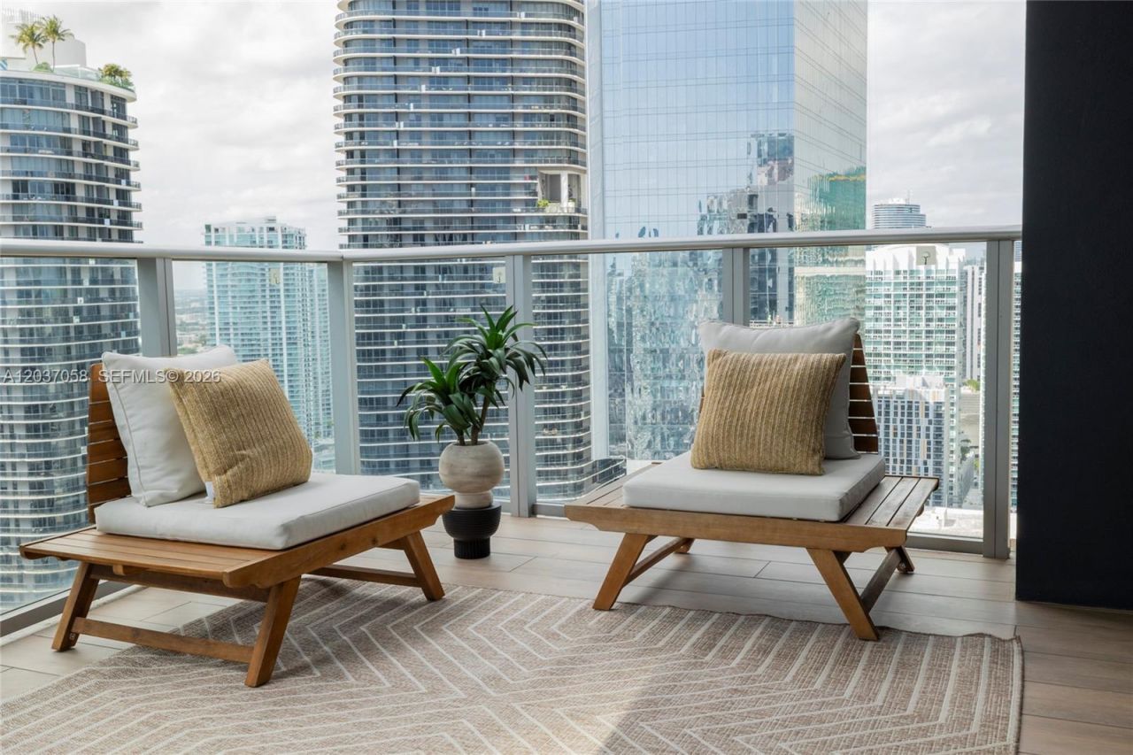 1010 Brickell Ave , Unit 4311, Miami, FL 33131 Photo