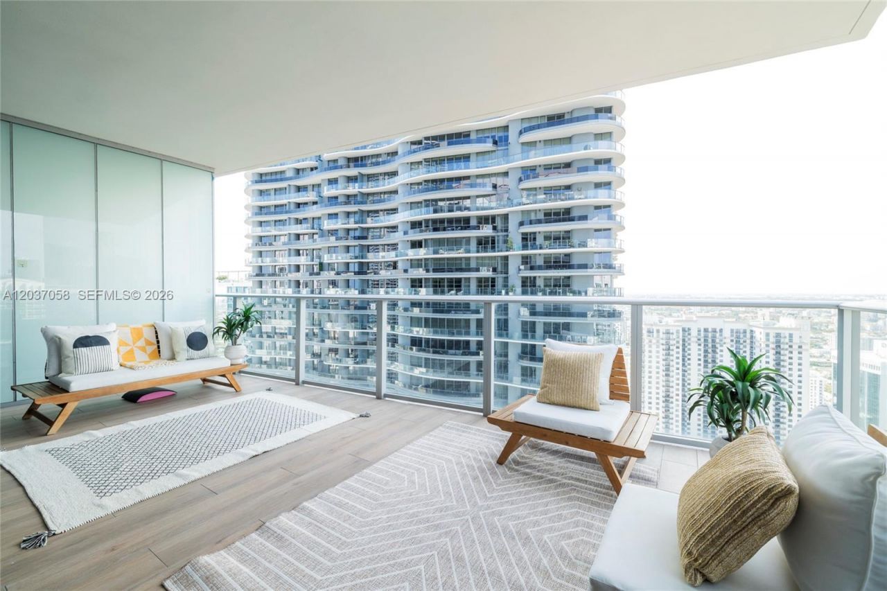 1010 Brickell Ave , Unit 4311, Miami, FL 33131 Photo