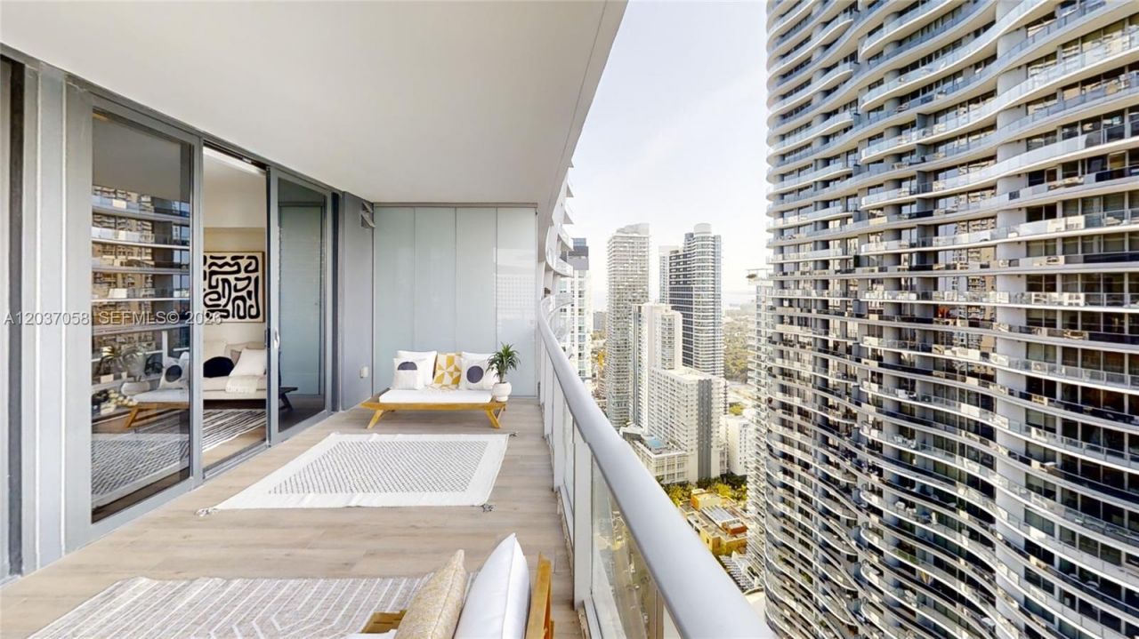1010 Brickell Ave , Unit 4311, Miami, FL 33131 Photo