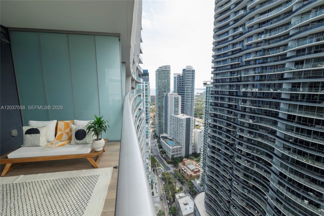 1010 Brickell Ave , Unit 4311, Miami, FL 33131 Photo