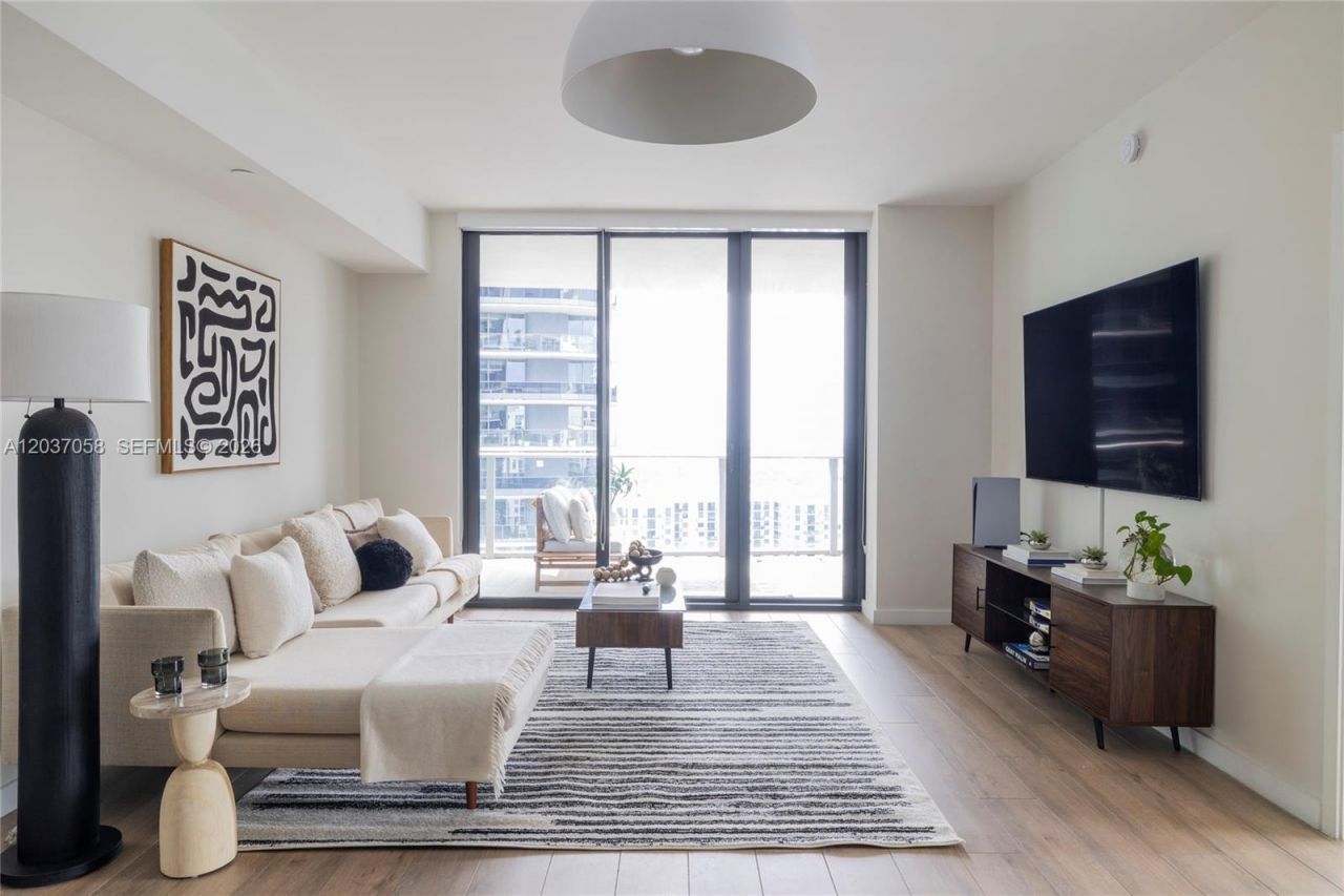 1010 Brickell Ave , Unit 4311, Miami, FL 33131 Photo