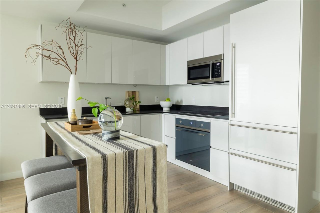 1010 Brickell Ave , Unit 4311, Miami, FL 33131 Photo
