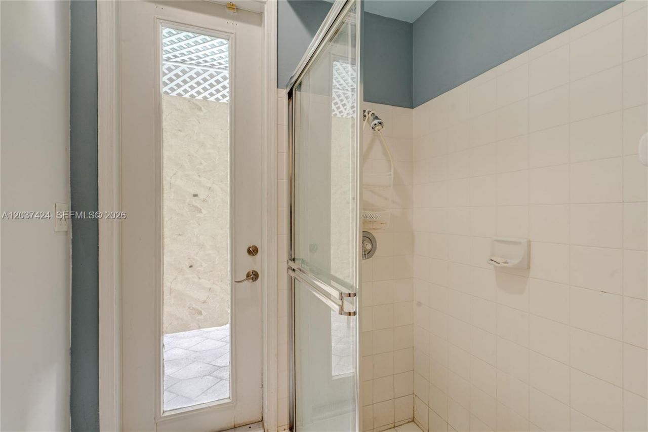 4964 NW 108th Ter, Coral Springs, FL 33076 Photo