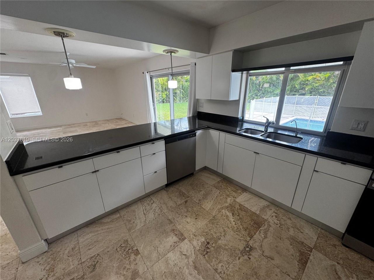 7361 SW 117th Ter, Pinecrest, FL 33156 Photo
