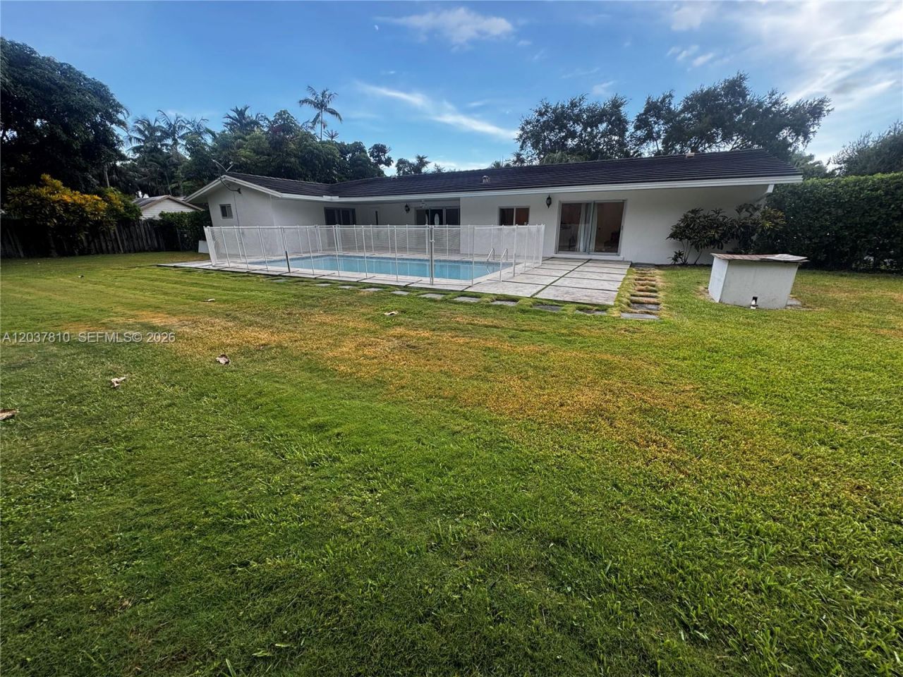 7361 SW 117th Ter, Pinecrest, FL 33156 Photo