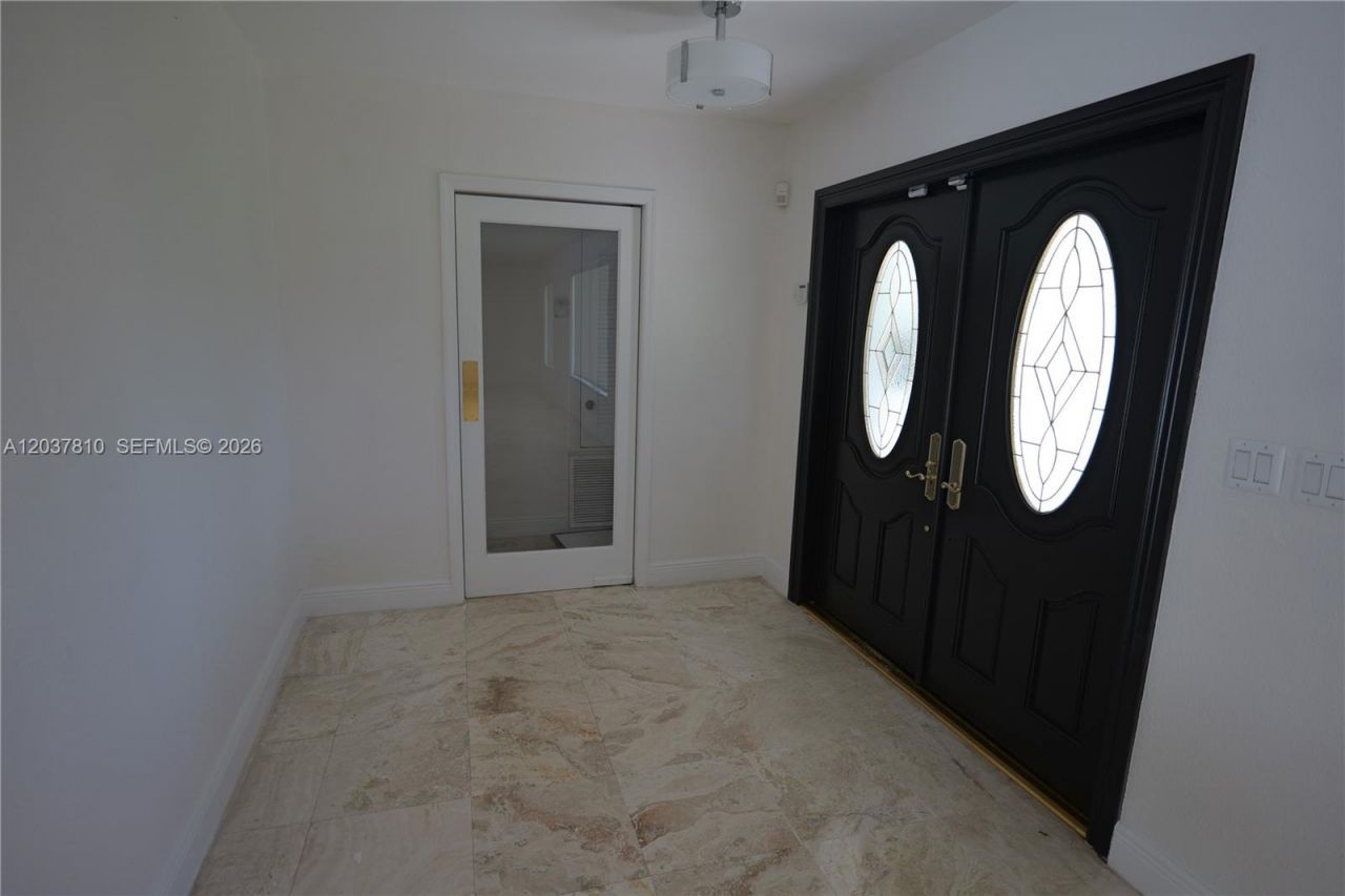 7361 SW 117th Ter, Pinecrest, FL 33156 Photo