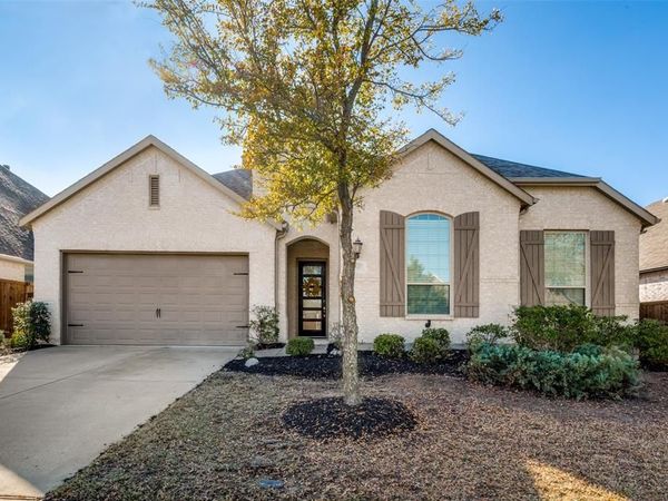 3921 Redbud Drive, Aubrey, TX 76227