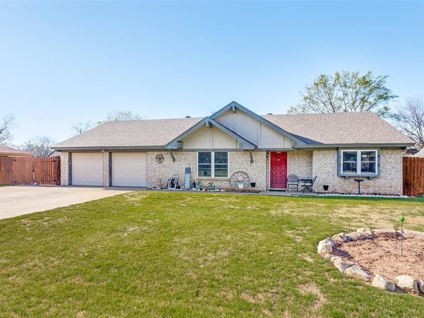 212 Casas Del Sur Street, Granbury, TX 76049