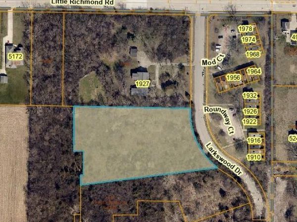 . Larkswood Drive, Trotwood, OH 45417