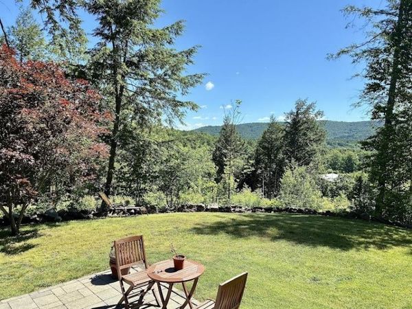 46 Davenport Lane, Hartford, VT 05059
