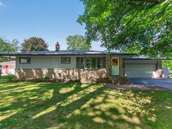 2985 Marion Street , Roseville, MN 55113