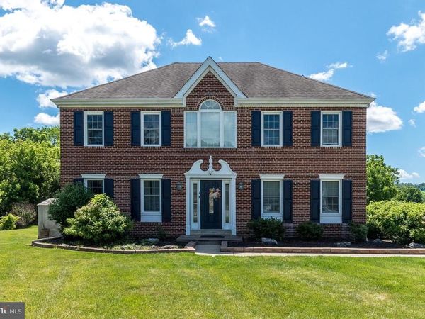 4 MAGNOLIA COURT , DOWNINGTOWN, PA 19335