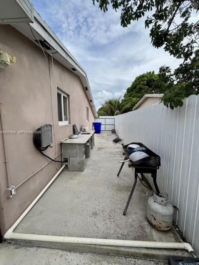 7461 Douglas St, Hollywood, FL 33024 Photo