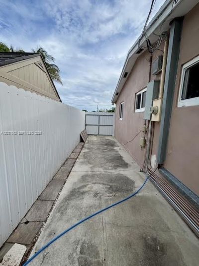 7461 Douglas St, Hollywood, FL 33024 Photo