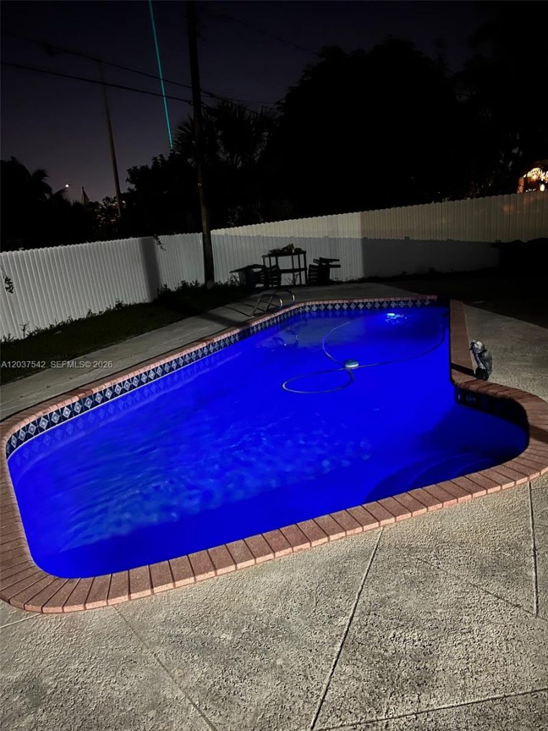 7461 Douglas St, Hollywood, FL 33024 Photo