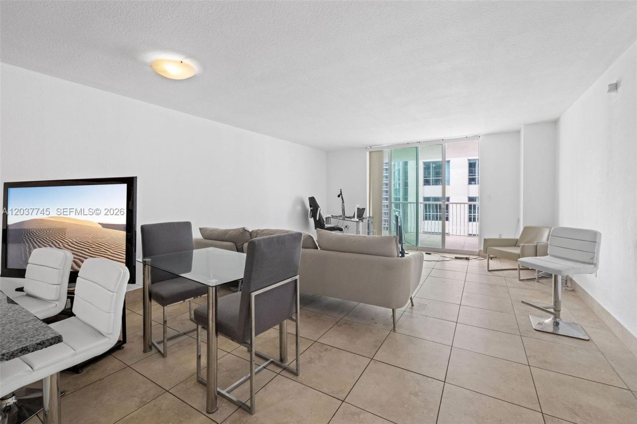 1200 Brickell Bay Dr , Unit 3714, Miami, FL 33131 Photo